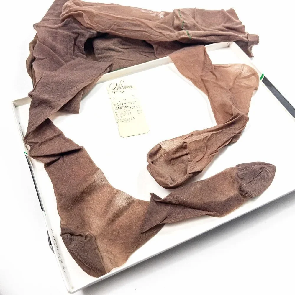 VTG Belle-Sharmeer Nylon Stockings Sz M Seamless Huge Bundle